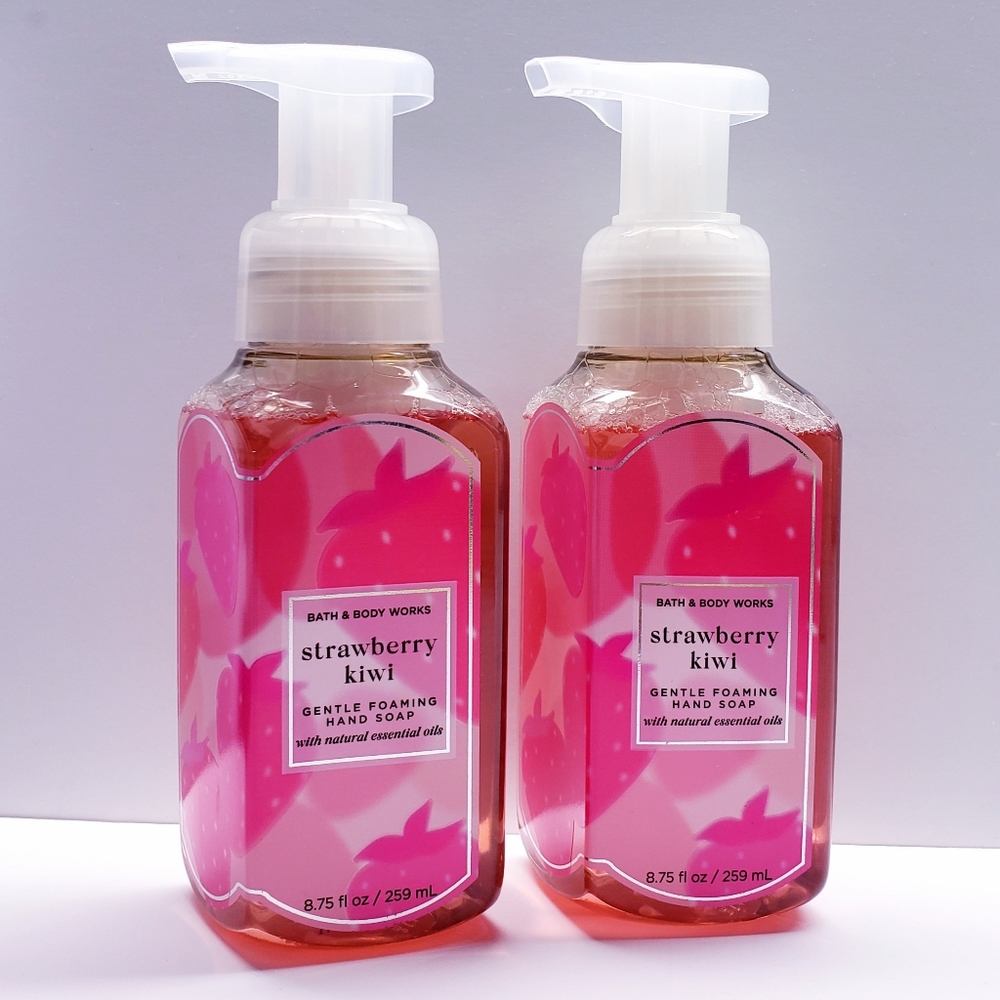 Bath & Body Works STRAWBERRY KIWI Gentle Foaming Hand Soap, 8.75 fl oz (2 Pcs)